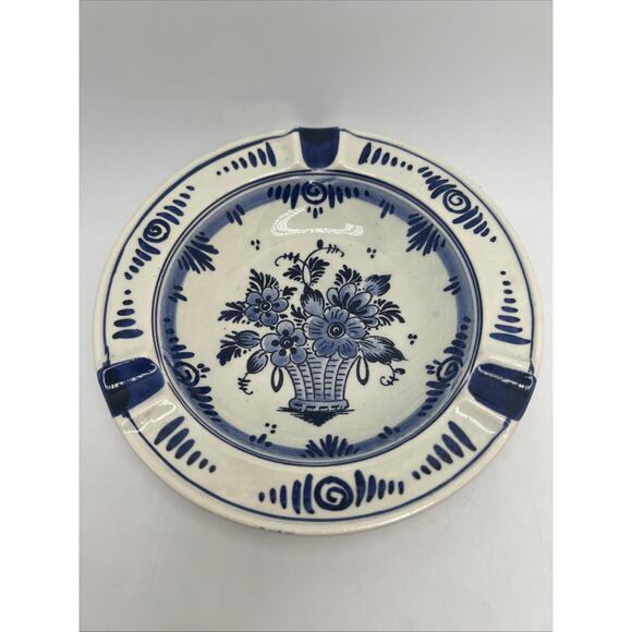 Vintage Delft Blue Ceramic Ashtray Handpainted 5”.5 Floral Design Holland - Picture 1 of 4